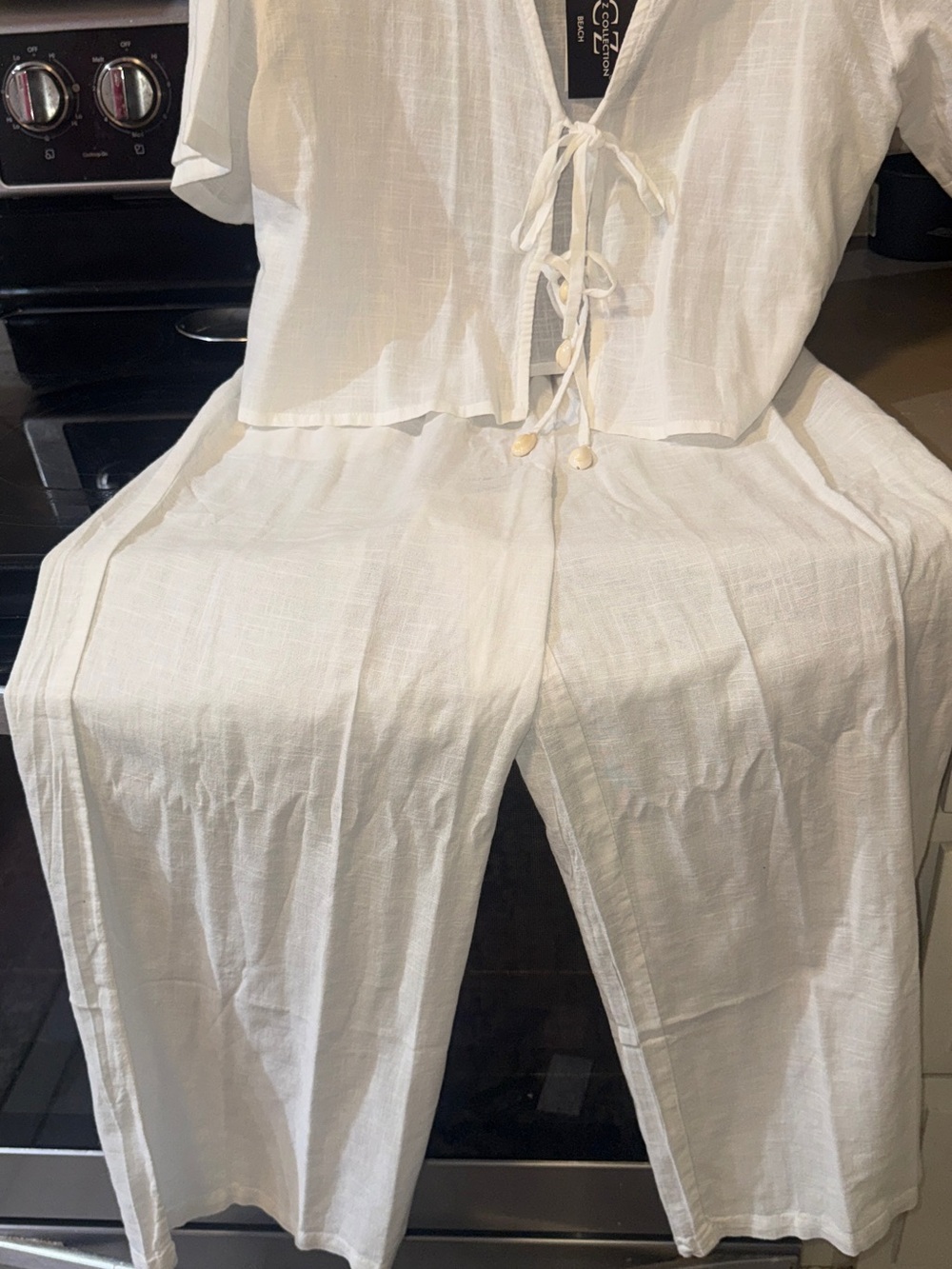 CLUB Z COLLECTION White Linen-Texture Top